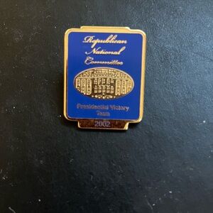 Republican National Committee 2002 Pin - Blue and Gold Presidential Victory Team
